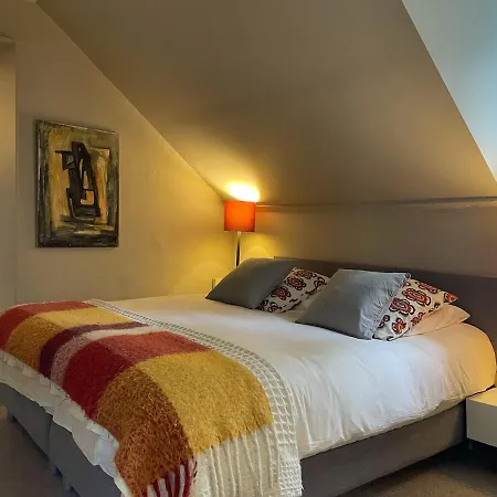 Family Ideal For Hiking And Relaxation *